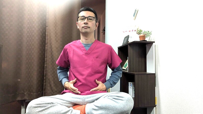 座禅を組んでリラックス